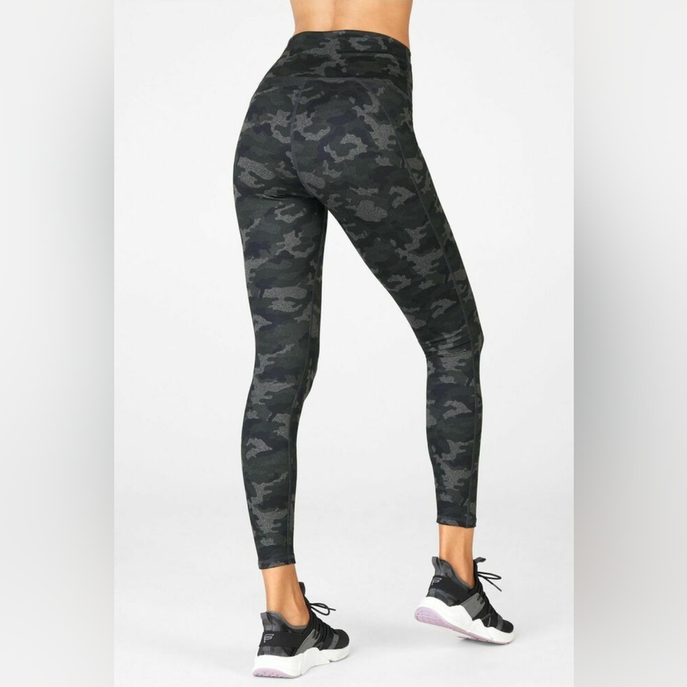 Fabletics Camo High Wasted Powerhold 7/8 Leggings